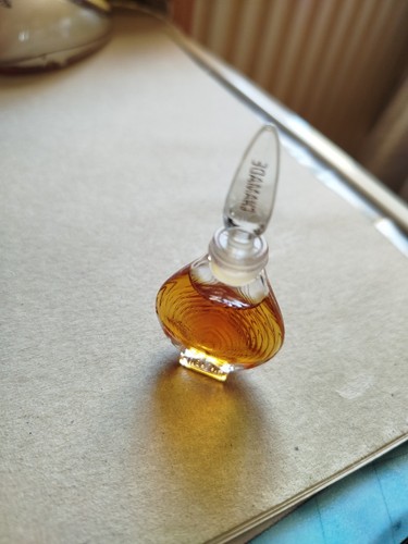 Guérlain une miniature - une, de