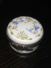 boite à pilules ancienne en