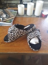  Women's cheetah print