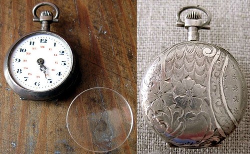 Jolie petite montre - , à