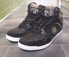 Baskets montantes à lacets