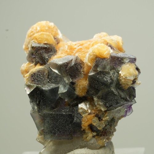 Fluorite fantôme colorée