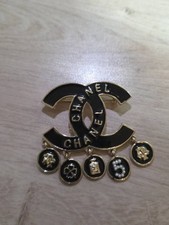 Broche Chanel