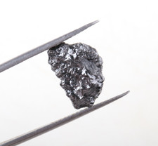 Diamant brut noir naturel de