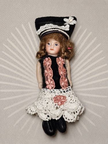 Poupée ancienne - ,