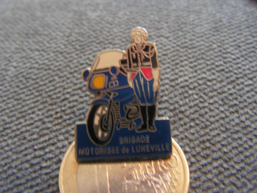 Pins gendarmerie motard - ,
