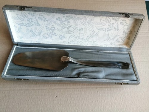 Une pelle tarte - pelle, metal