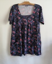 Blouse bleu marine à fleurs