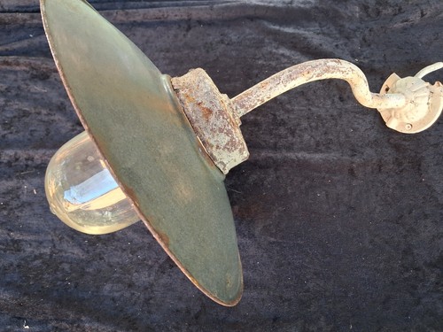 Ancienne lampe cour - 1,