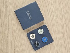 Broche Dior en acier bleue