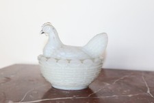 Boite poule en opaline