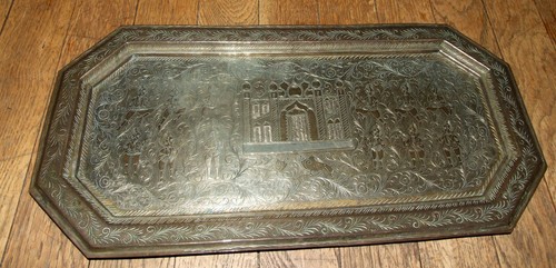 Superbe plat gravé - superbe,