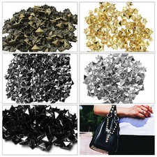 Métal Pyramide Forme Punk