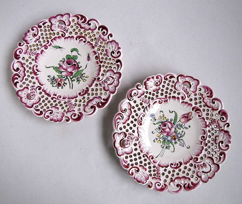 Paire assiettes signé - d'assiettes,