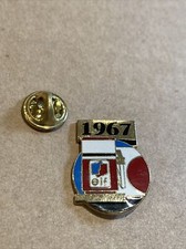 Pins collection Elf Pompe à essence 1967 pin's vintage pin publicitaire