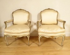 Paire fauteuils à la reine