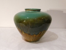 Mougin frères, vase en grès émaillé à décor camaïeu bleu vert, glaçures marron