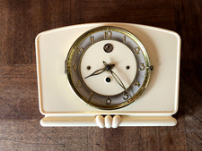 JOLIE PENDULE MURALE  en