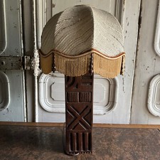 Lampe africaniste brutaliste en bois sculpté 1950 abat-jour en tissu M3468