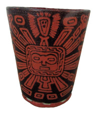 Ancien gobelet en cuir pour