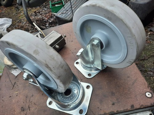 Roue roulette pivotante - de,