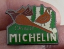 PIN'S MICHELIN CLUB CHASSE PERDRIX FAISANT
