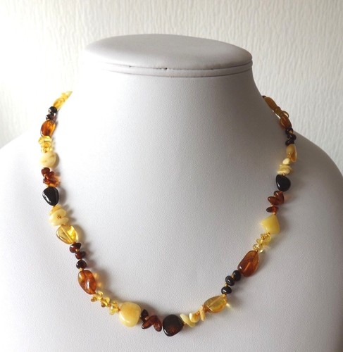 Collier ambre de - ,