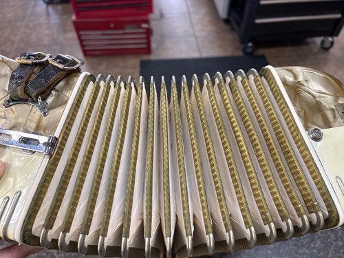 Used noble piano - noble, accordion
