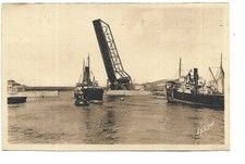 34  SETE  PASSAGE D UN BATEAU AU PONT BASCULANT