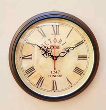 Horloge murale de style ancien