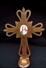 CRUCIFIX BÉNITIER EN LAITON ET MÉDAILLON EN PORCELAINE PEINT À LA MAINS Relique.