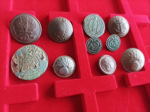 Boutons militaires anciens - boutons,