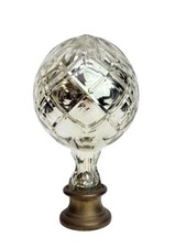 Grand boule de rampe d’escalier