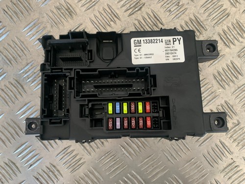 Boitier fusible opel - boitier,