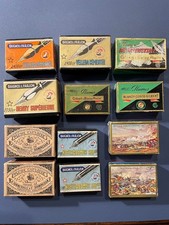 Lot : 12 Boites de plumes