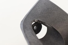 Cache guidon inférieur