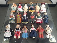 Lot de 18 Poupées Porcelaine
