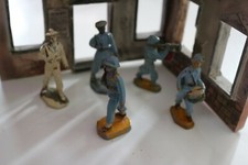 lot 5 soldats plastique anciens BEFFOID ( france ) POILUS WW1 marquage en creux 