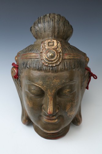 Ancien masque bouddhiste - , en