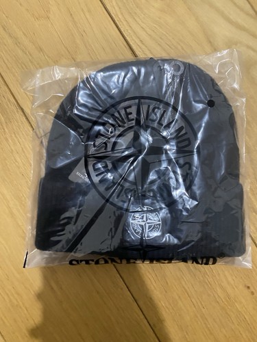 Bonnets stone island - bonnets,