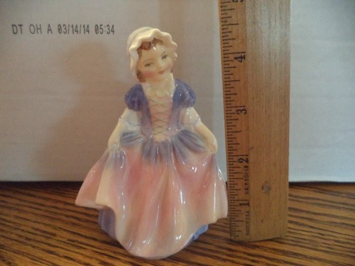 Vintage royal doulton figurine - royal,