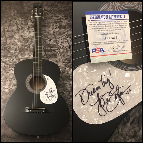 Guitare acoustique signée par - guitare,