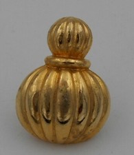 VINTAGE  PIN'S  COLLECTION WELLA EN METAL DORE