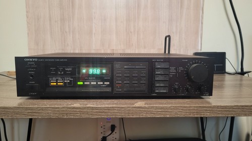Onkyo amplifier with tuner