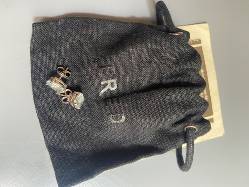 Neuves boucles oreilles - neuves,