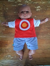 POUPÉE AU CORPS MOU HABILLÉE