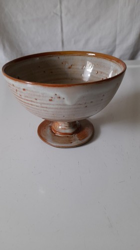 Petite coupe sur pied - , grès