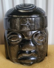 Ancienne Statue tête Olmèque