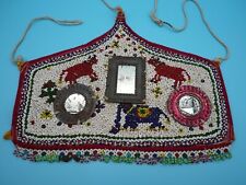 Ancien tissu brodé de perles