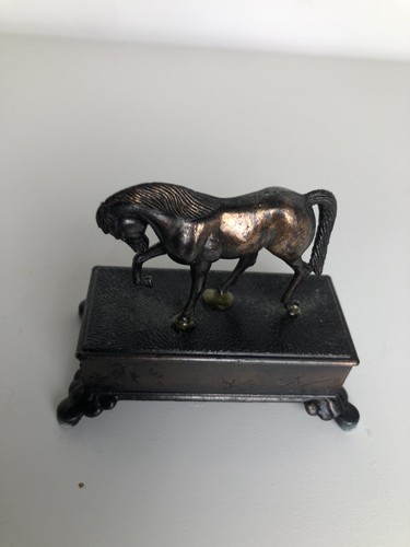 Taille crayon cheval bronze - crayon,